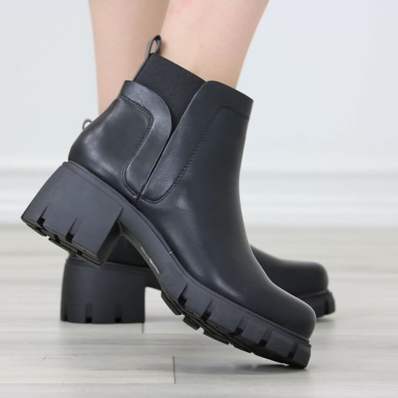 Black Ankle Boots Chunky Lug Block Heel  Synthetic Leather Round Toe - Picture 5 of 13